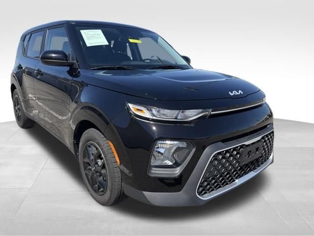 2022 Kia Soul 2.0L S IVT's photo