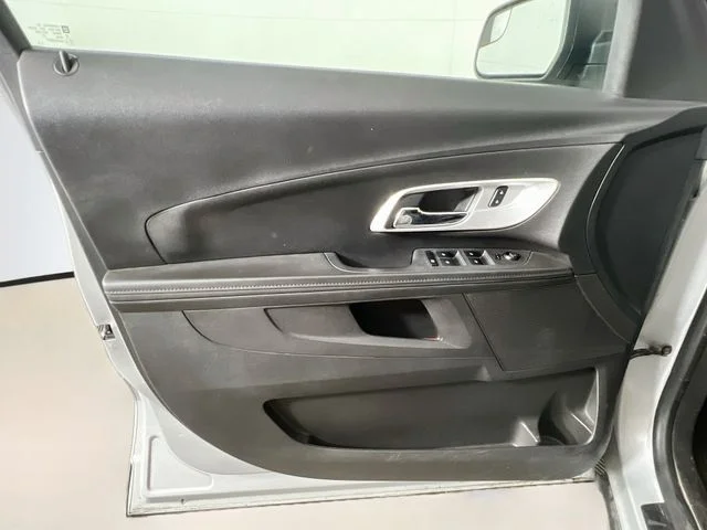 Used 2013 Silver Chevrolet LS image 27