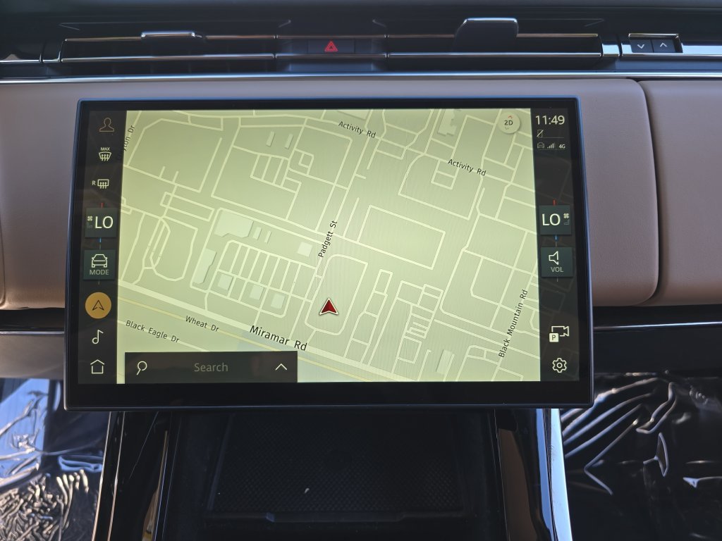 Used 2024 Green Land Rover SE image 23