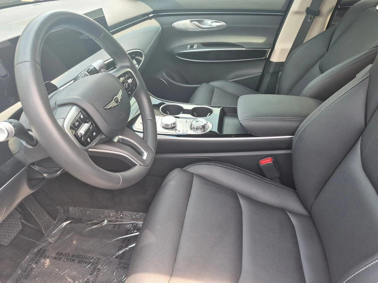 2026 GENESIS GV70 Standard - Photo 16