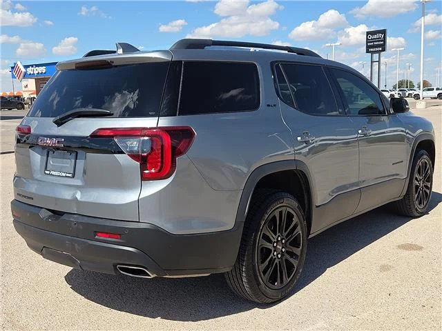 Used 2023 Sterling Metallic GMC SLT Front-Wheel Drive image 4
