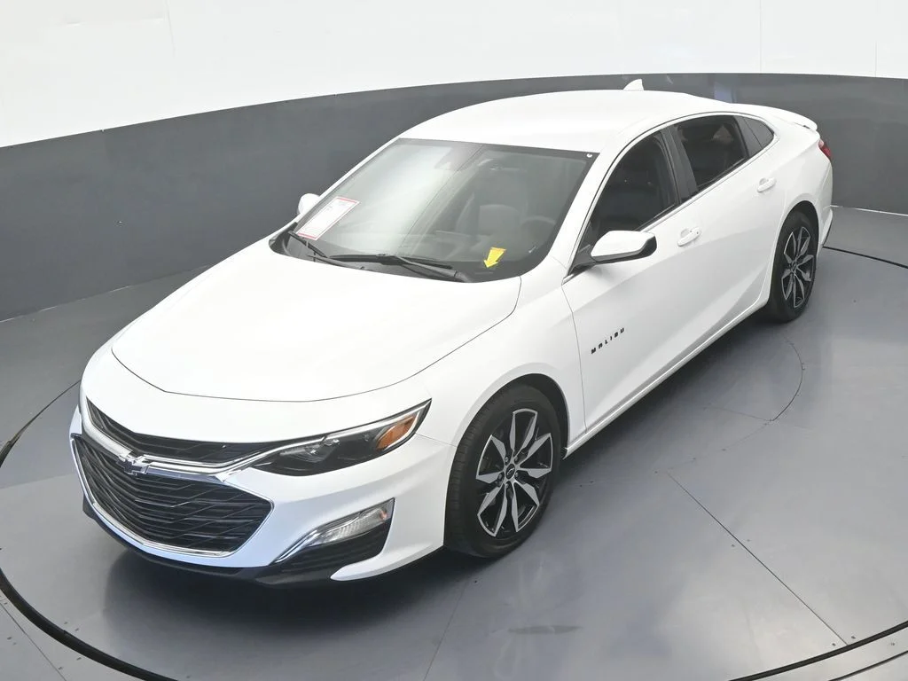 Used 2024 Summit White Chevrolet RS image 39