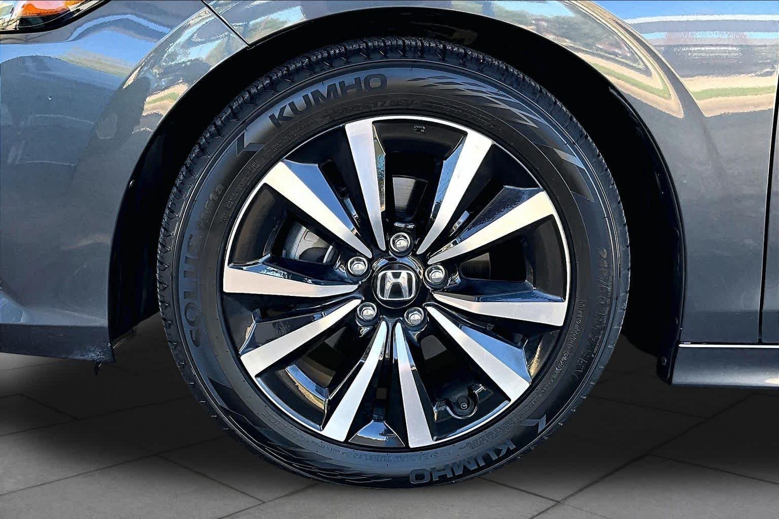 Certified Used 2022 Meteorite Gray Metallic Honda EX image 10