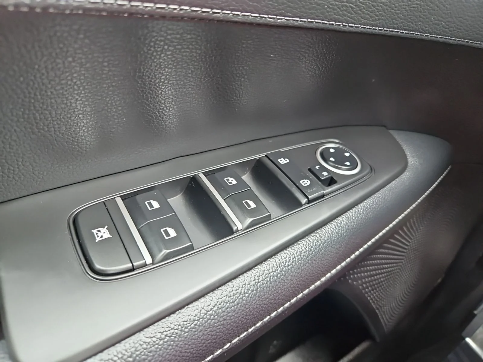 Used 2023 Red Kia GT-Line image 25
