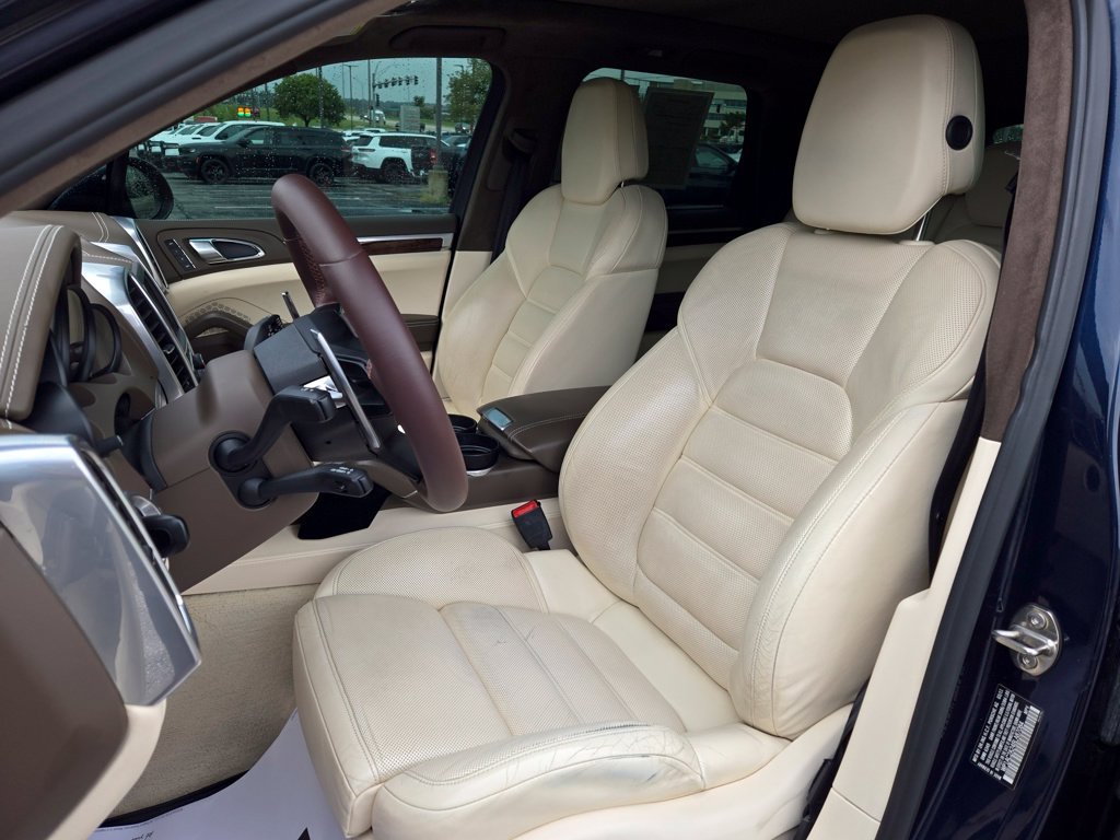 Used 2011 Blue Porsche Turbo image 17