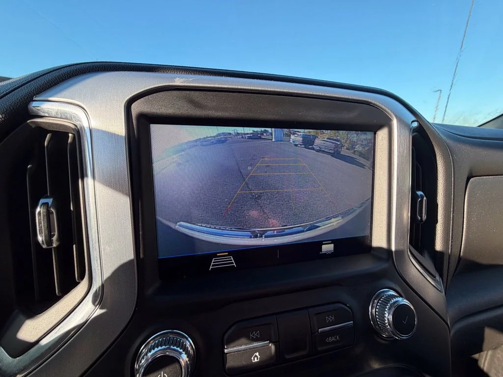 Used 2021 SUMMIT WHITE GMC Elevation image 21