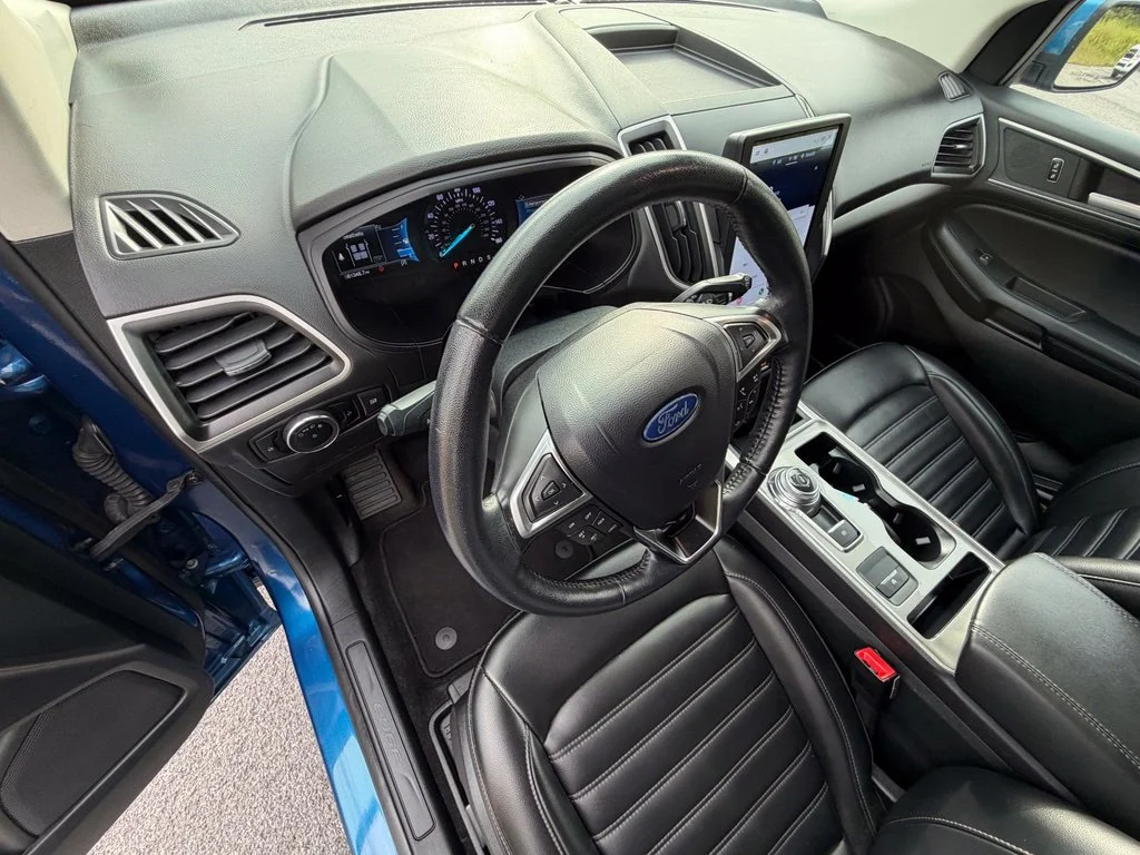 Used 2024 Blue Ford SEL image 18