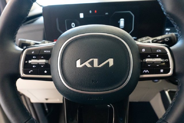 Used 2025 White Kia SX Prestige image 20