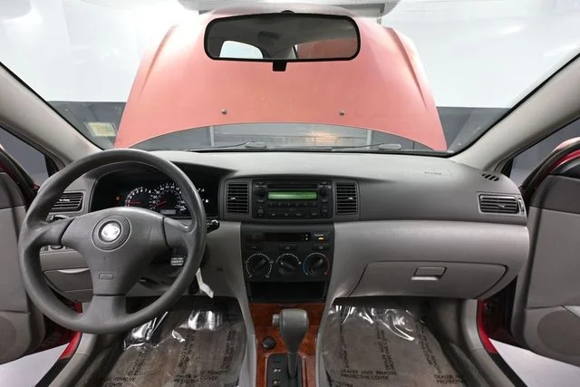 Used 2005 Red Toyota LE image 23