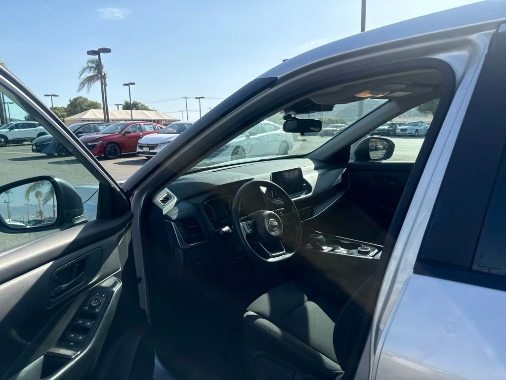 Used 2024 Silver Nissan S image 12