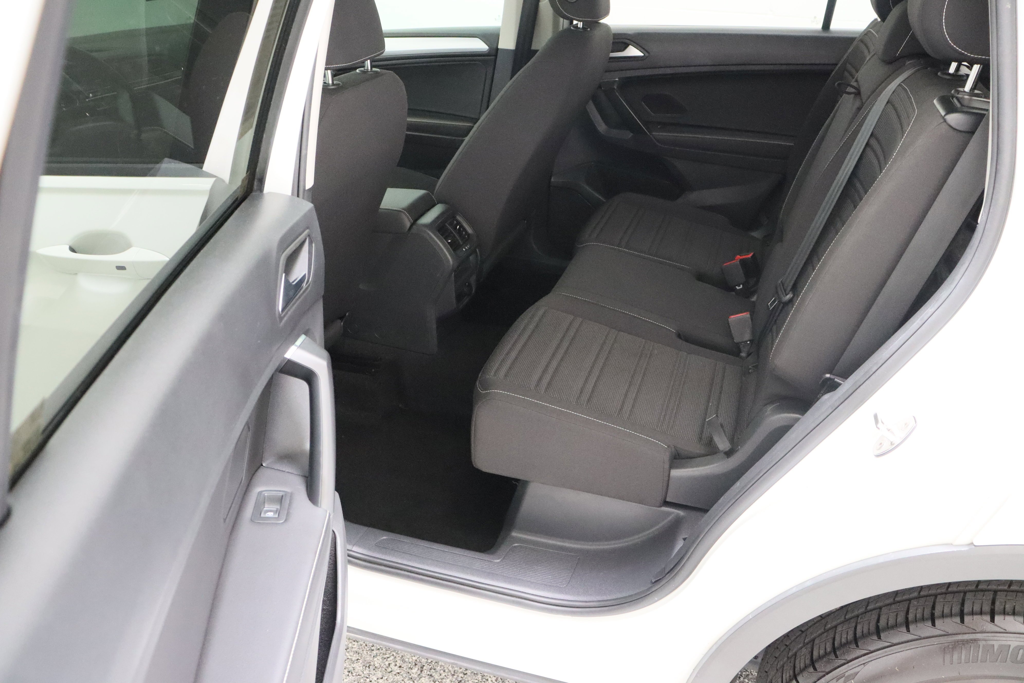 Used 2023 Pure White Volkswagen S 2.0T image 27