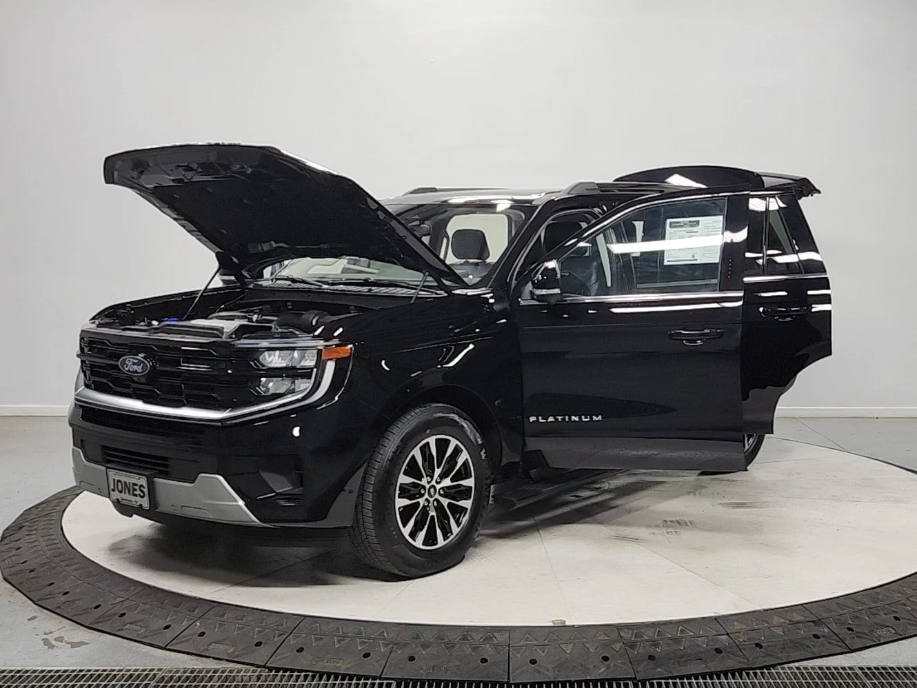 Used 2025 Agate Black Metallic Ford Platinum image 11