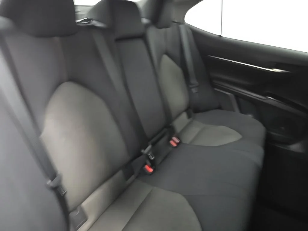 Used 2020 White Toyota LE image 16