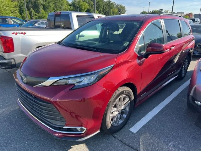 2021 Toyota Sienna XLE