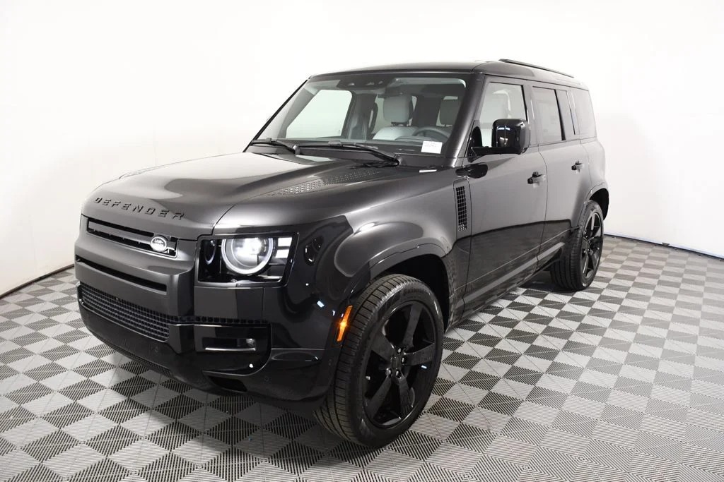 2026 Land Rover Defender 110 X-Dynamic SE P400's photo