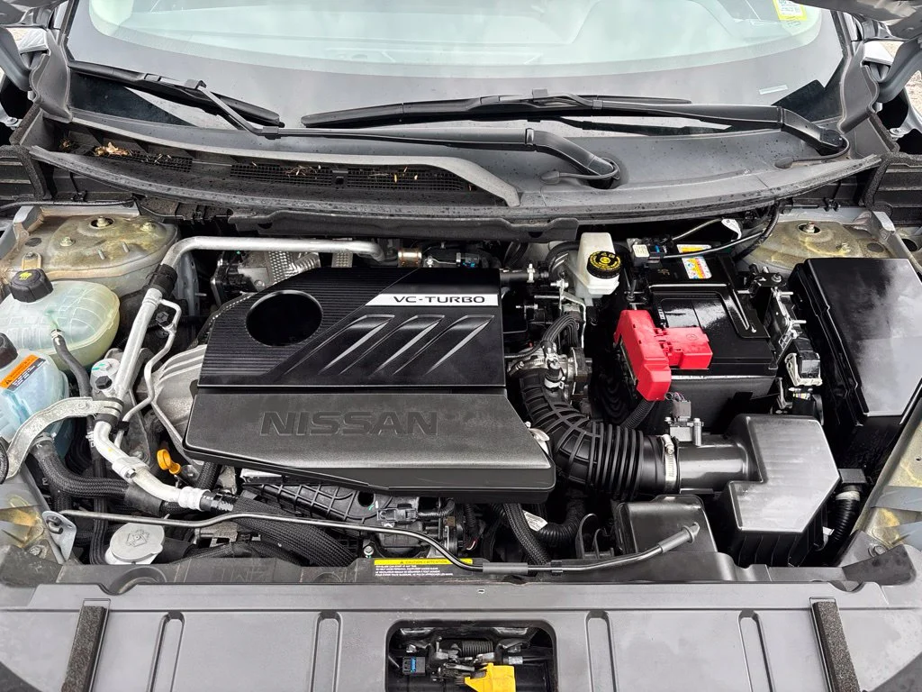 Used 2025 Gray Nissan Platinum image 13