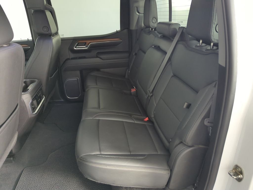 Used 2023 White GMC Denali image 28