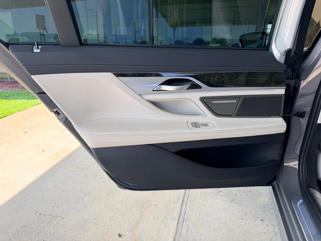 Used 2021 Gray BMW 740i image 28