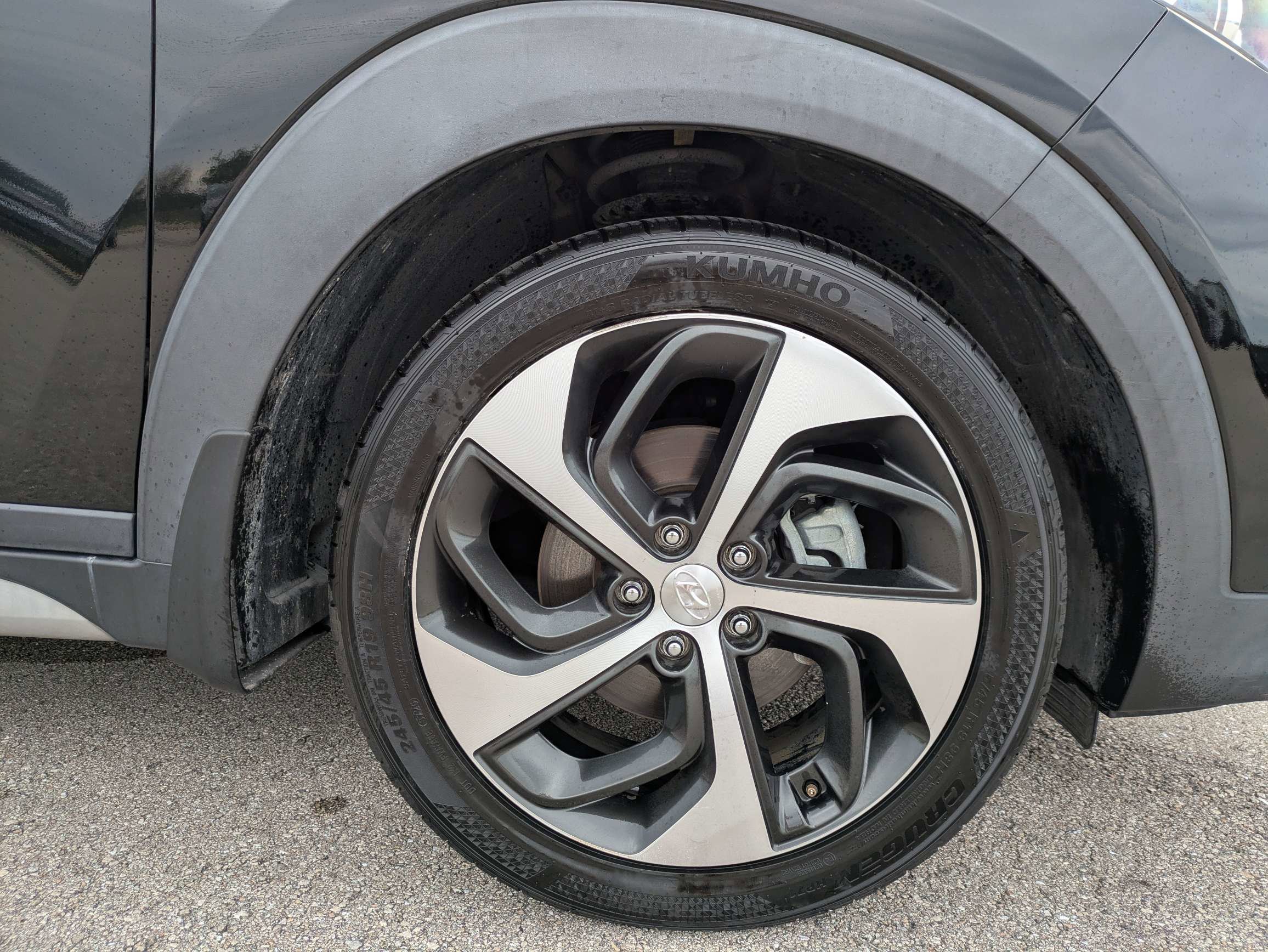 Used 2018 Black Noir Pearl Hyundai Limited image 11