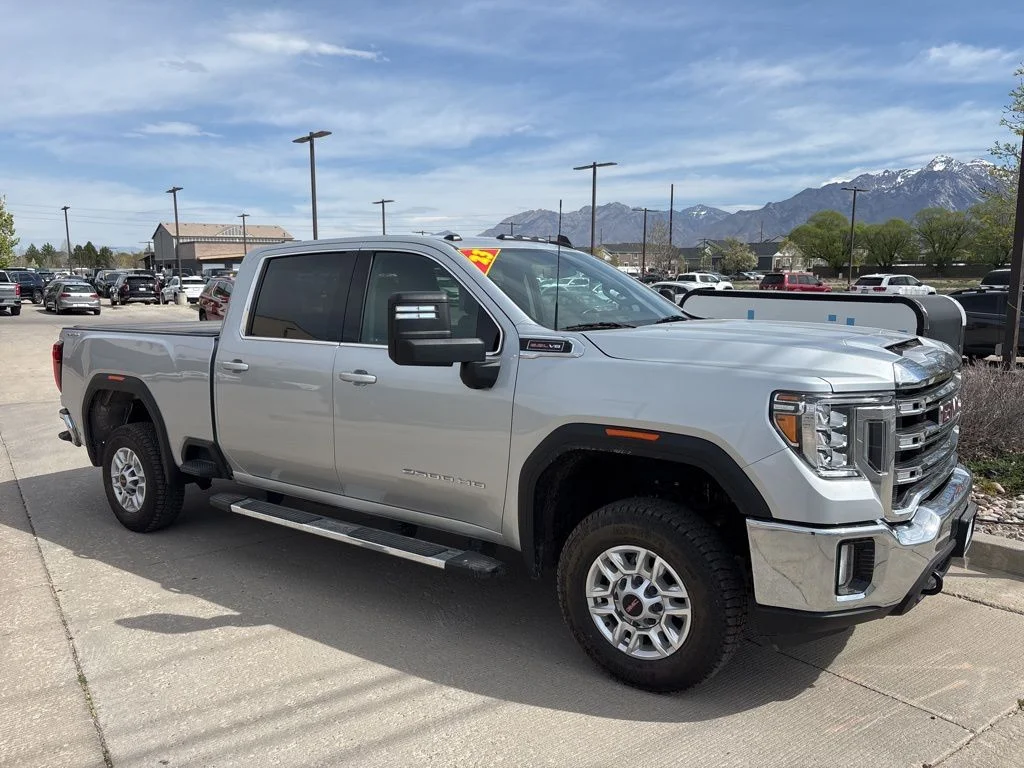 2023 GMC Sierra 4WD Crew Cab Standard Box SLE's photo