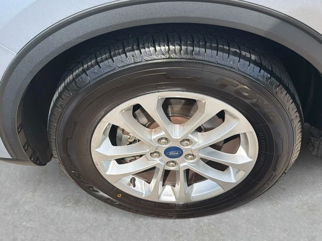 Used 2022 Blue Ford SE image 12