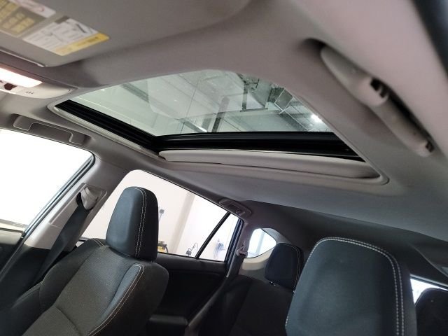 Used 2018 Aqua Toyota XLE image 9
