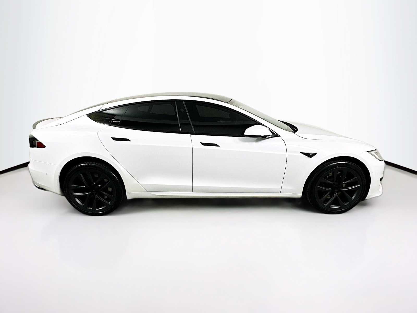 Used 2021 Pearl White Multi-Coat Tesla Plaid image 8