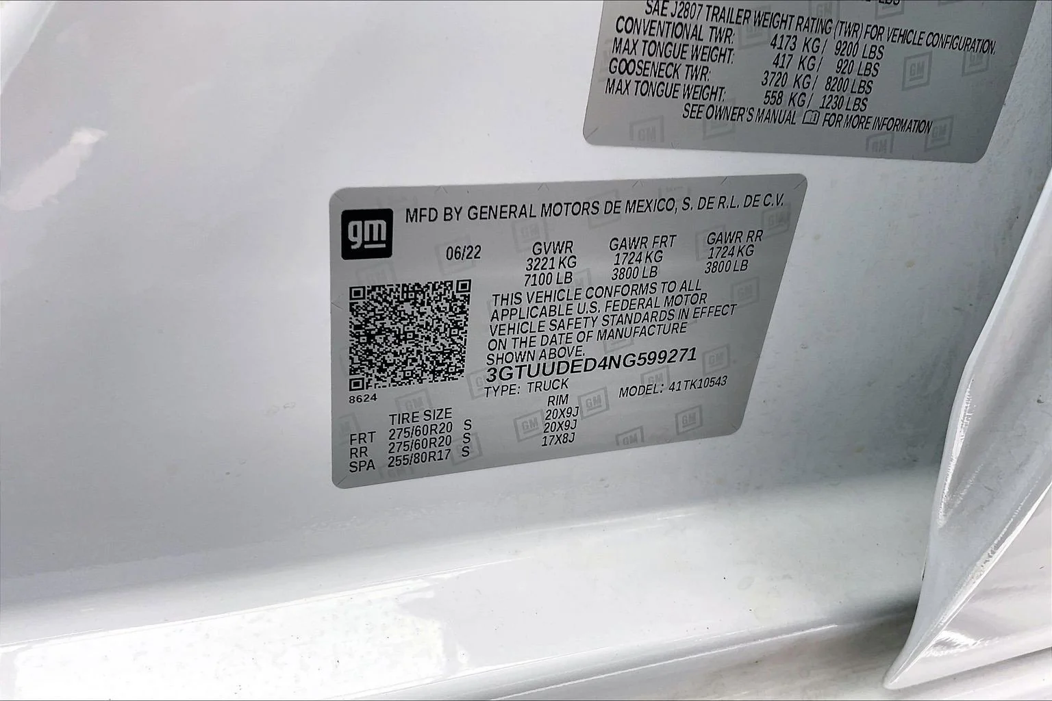 Used 2022 Summit White GMC SLT image 33