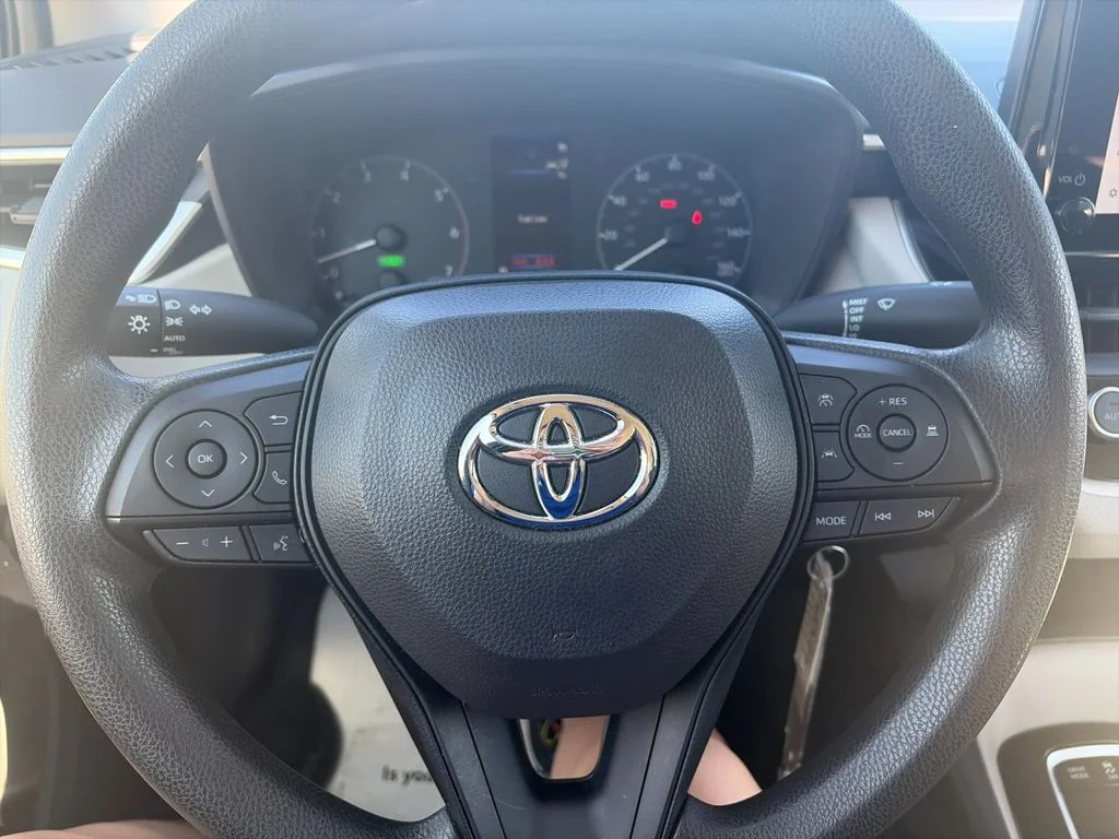Used 2024  Toyota LE image 26