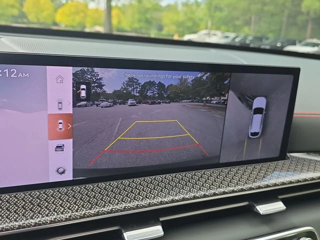 Used 2025 Black Genesis 3.5T e-SC image 18