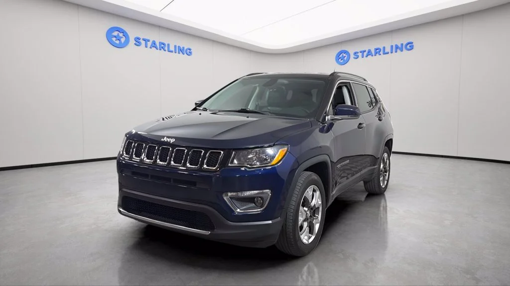 Used 2018  Jeep Limited image 17