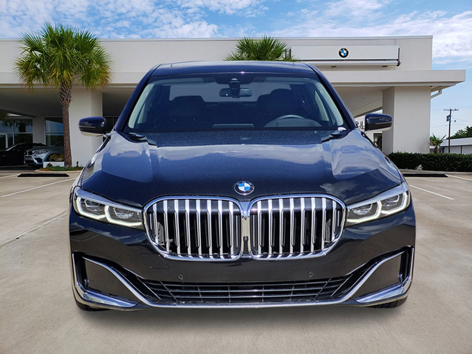 Used 2022 Black Sapphire Metallic BMW 740i image 2