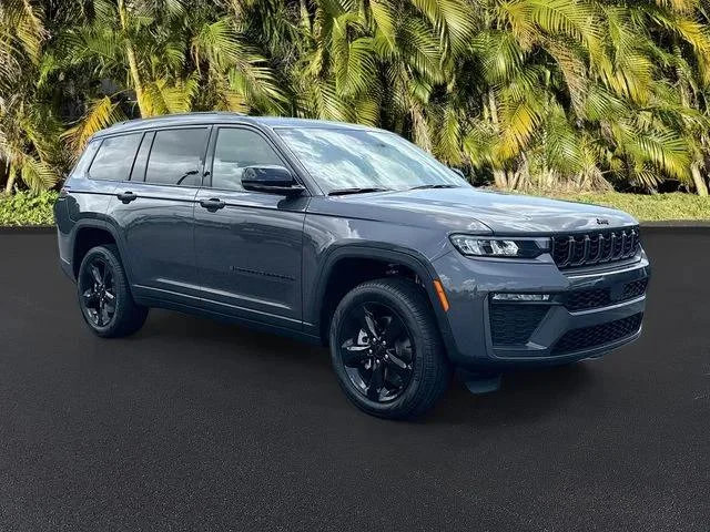 New 2026 Baltic Gray Metallic Clear-Coat Exterior Paint Jeep Limited image 28