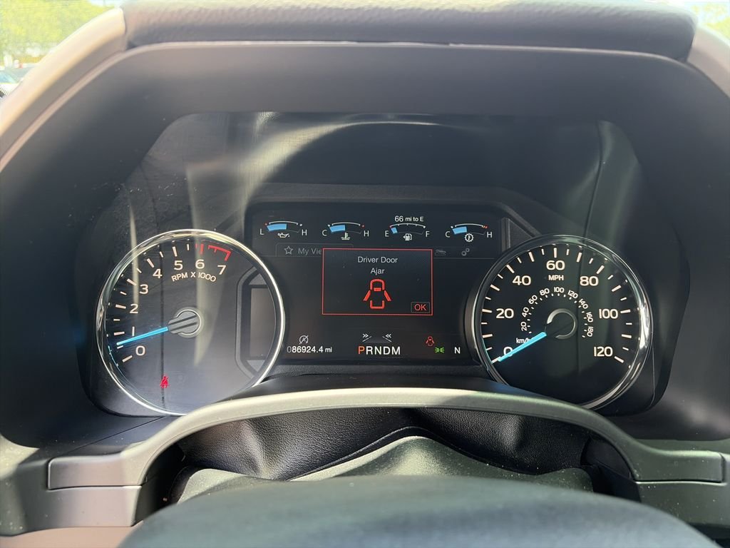 Used 2020 Red Ford Lariat image 34