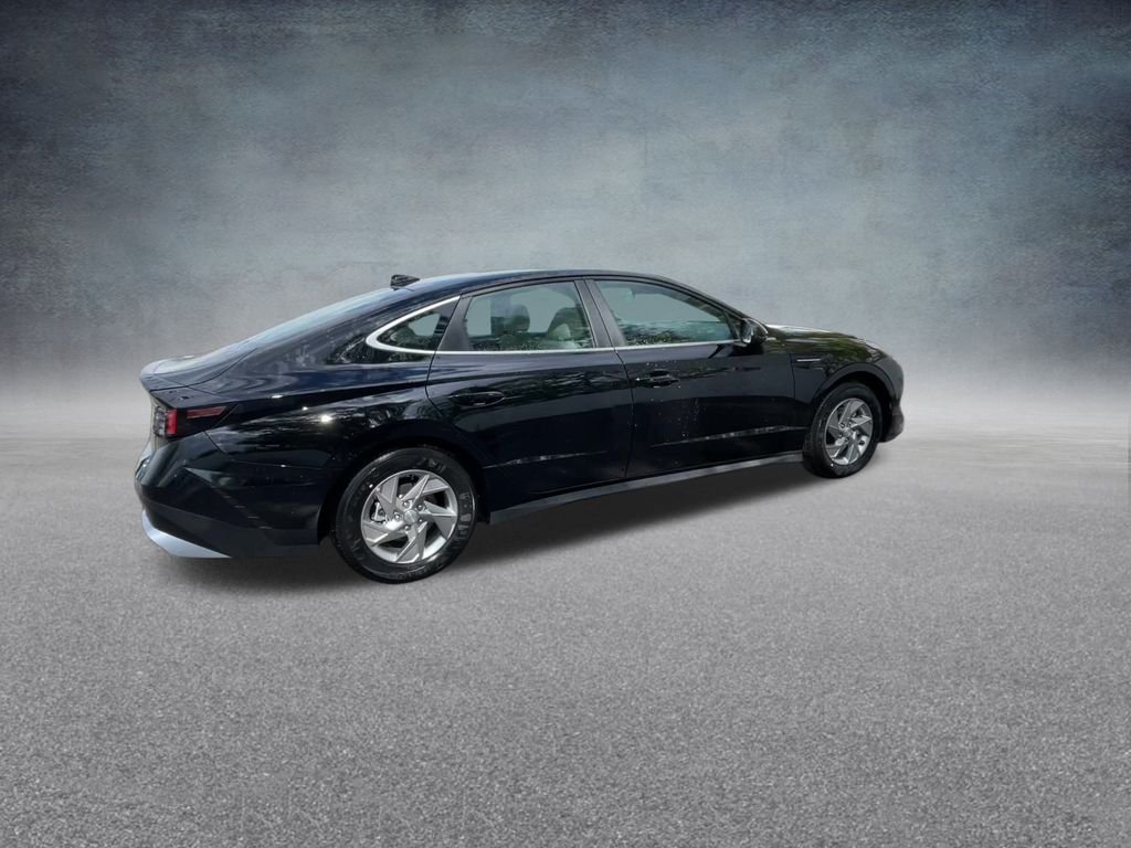 Certified Used 2026 Abyss Black Hyundai SE image 25