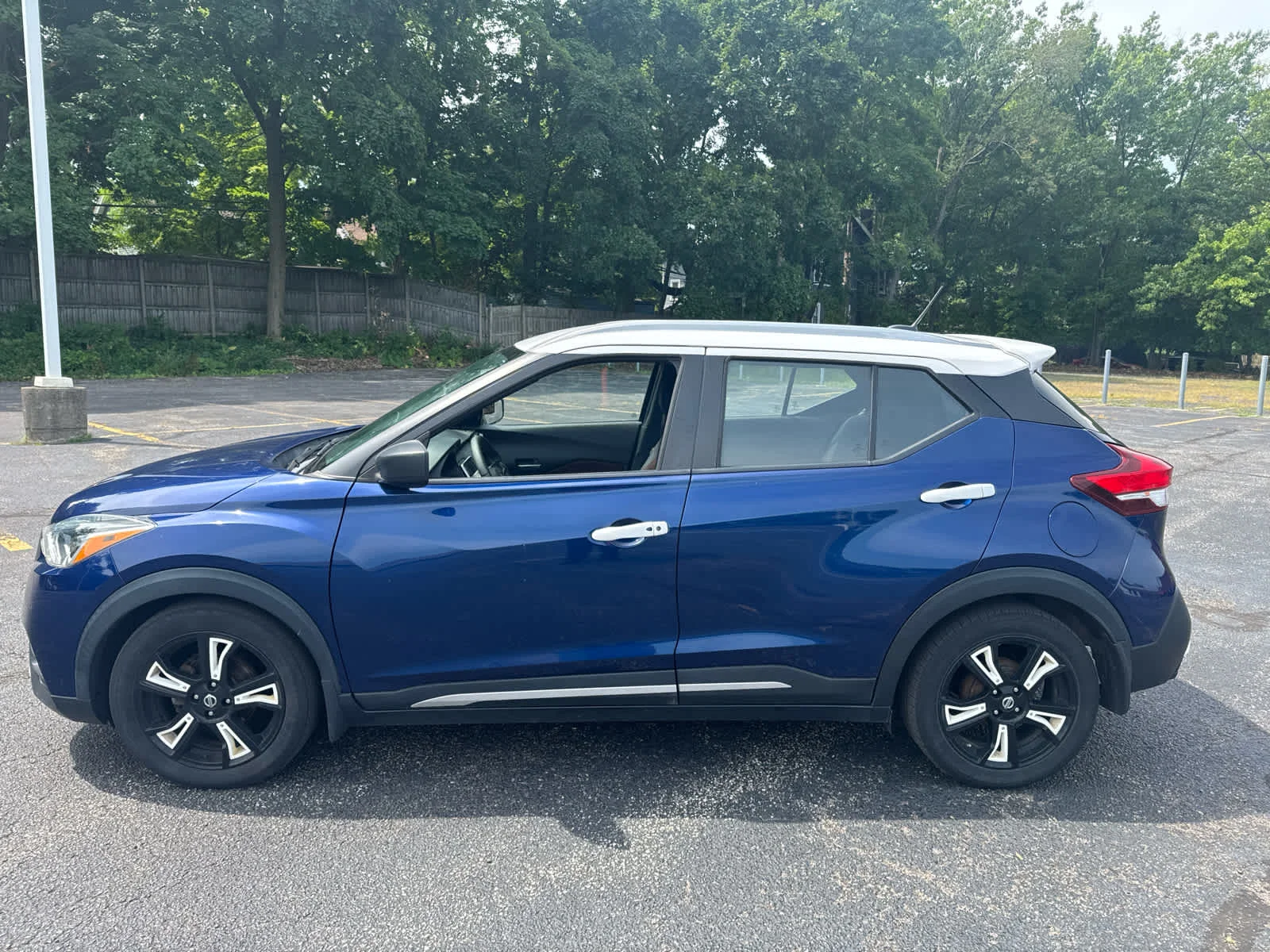 Used 2019 Nissan Kicks SR with VIN 3N1CP5CU9KL479886 for sale in Cleveland Heights, OH
