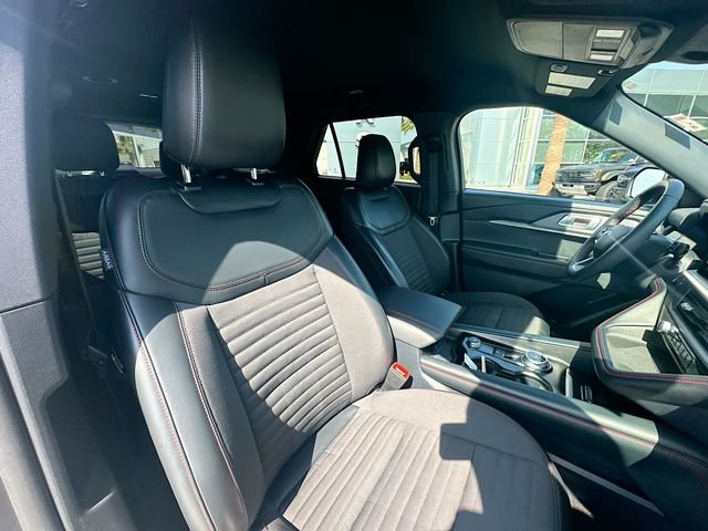 Certified Used 2025 Carbonized Gray Metallic Ford ST-Line image 30