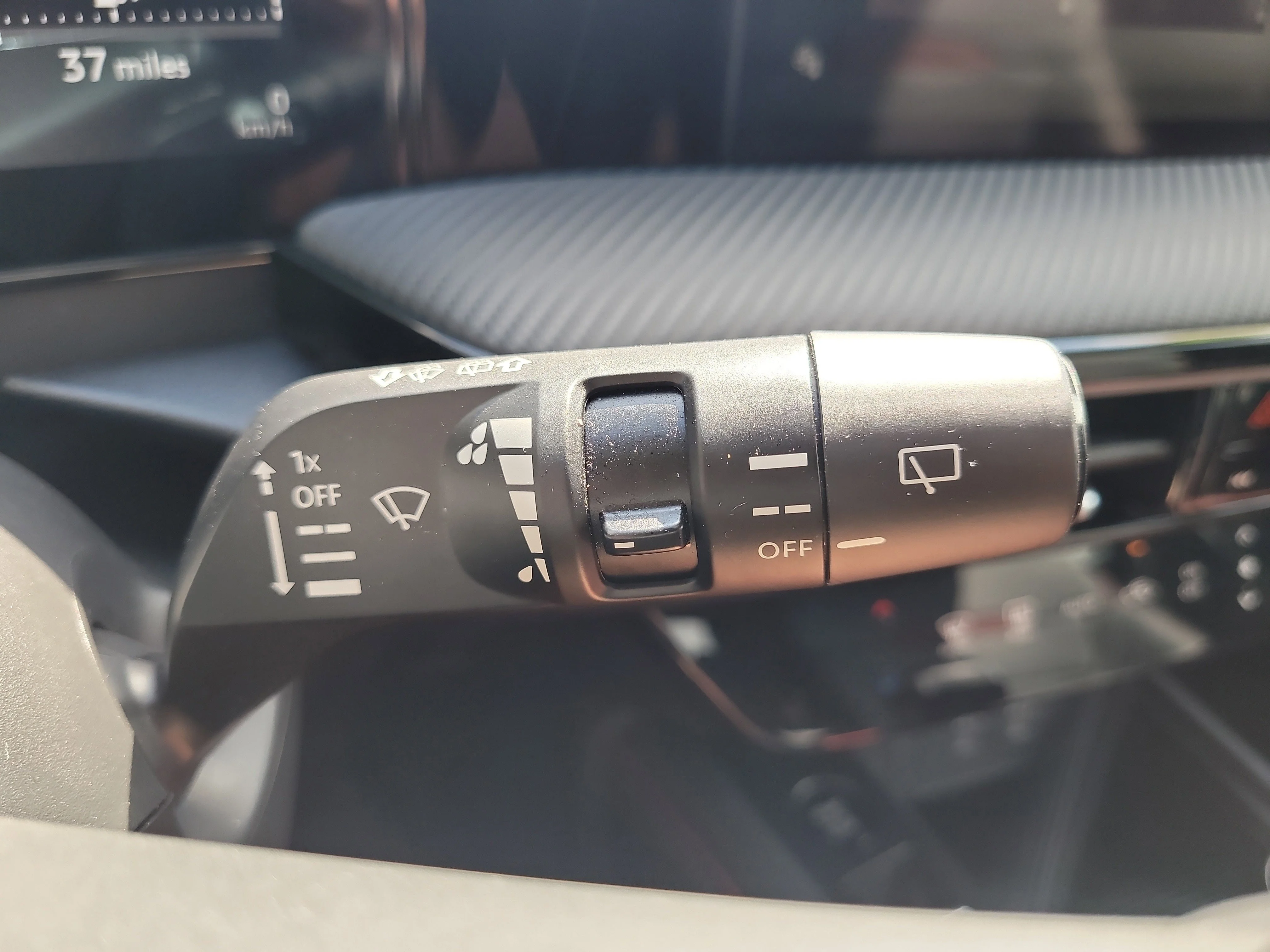 Used 2025 Arctic Ice Blue Metallic/Super Black Nissan SR image 30