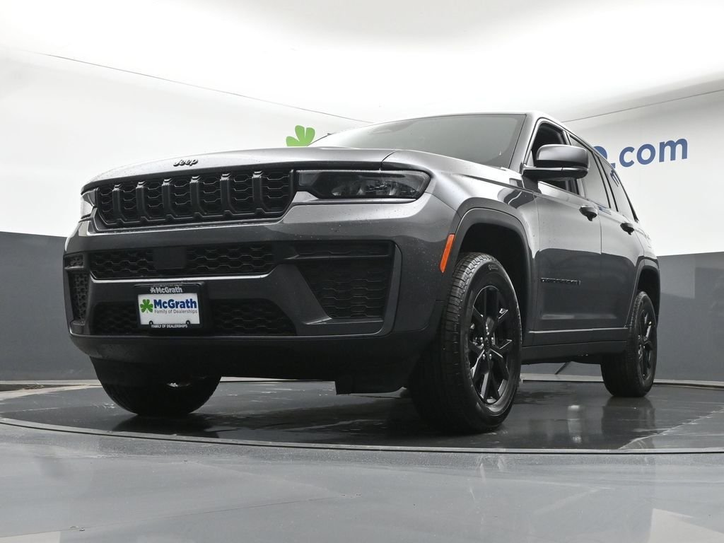 New 2026 Baltic Gray Metallic Clear-Coat Exterior Paint Jeep Altitude image 7
