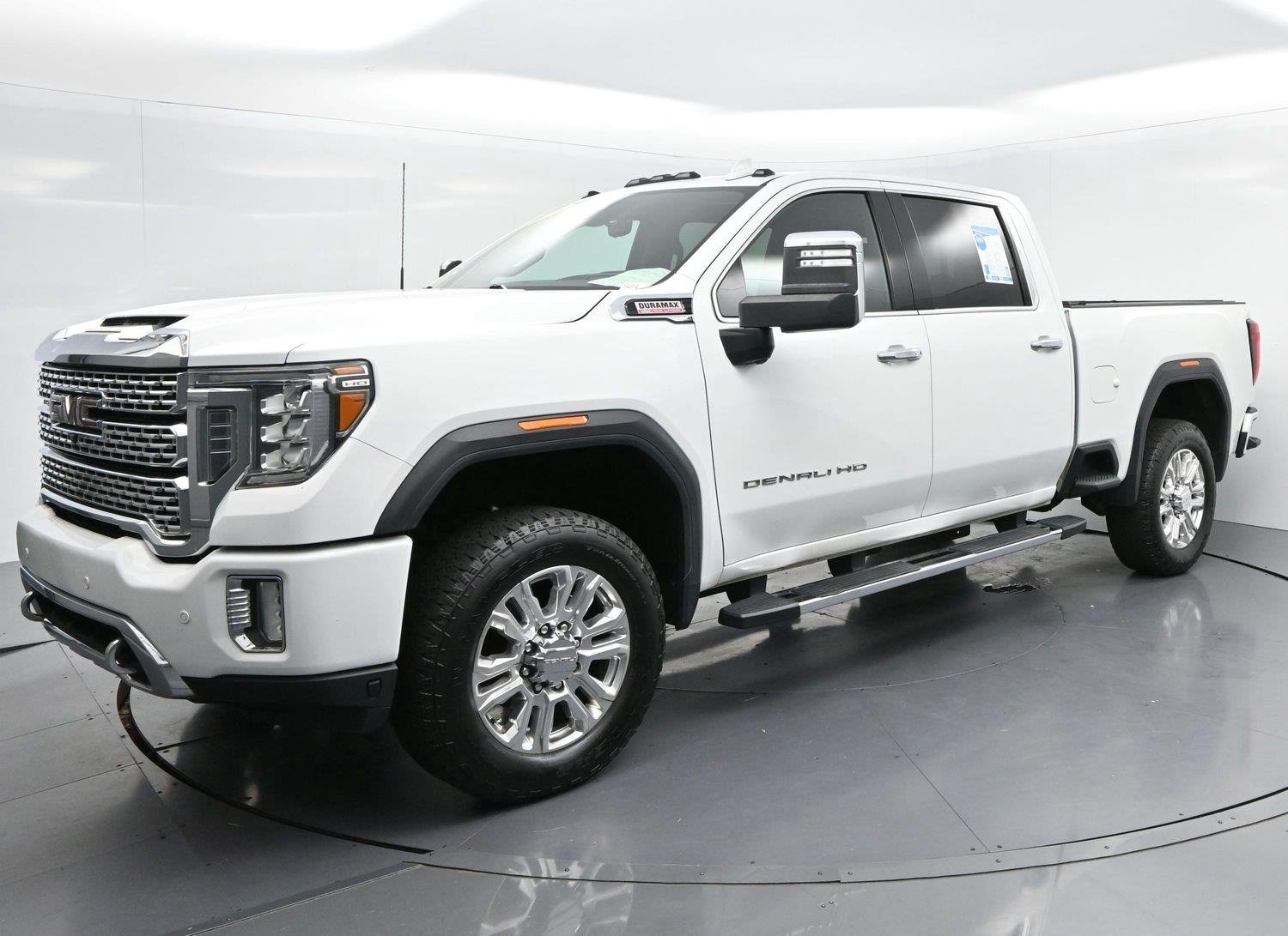 Used 2021 Summit White GMC Denali image 3