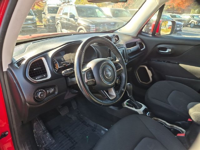 Used 2017 Red Jeep Latitude image 10