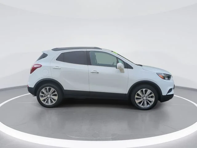 Used 2019 White Buick Preferred image 9