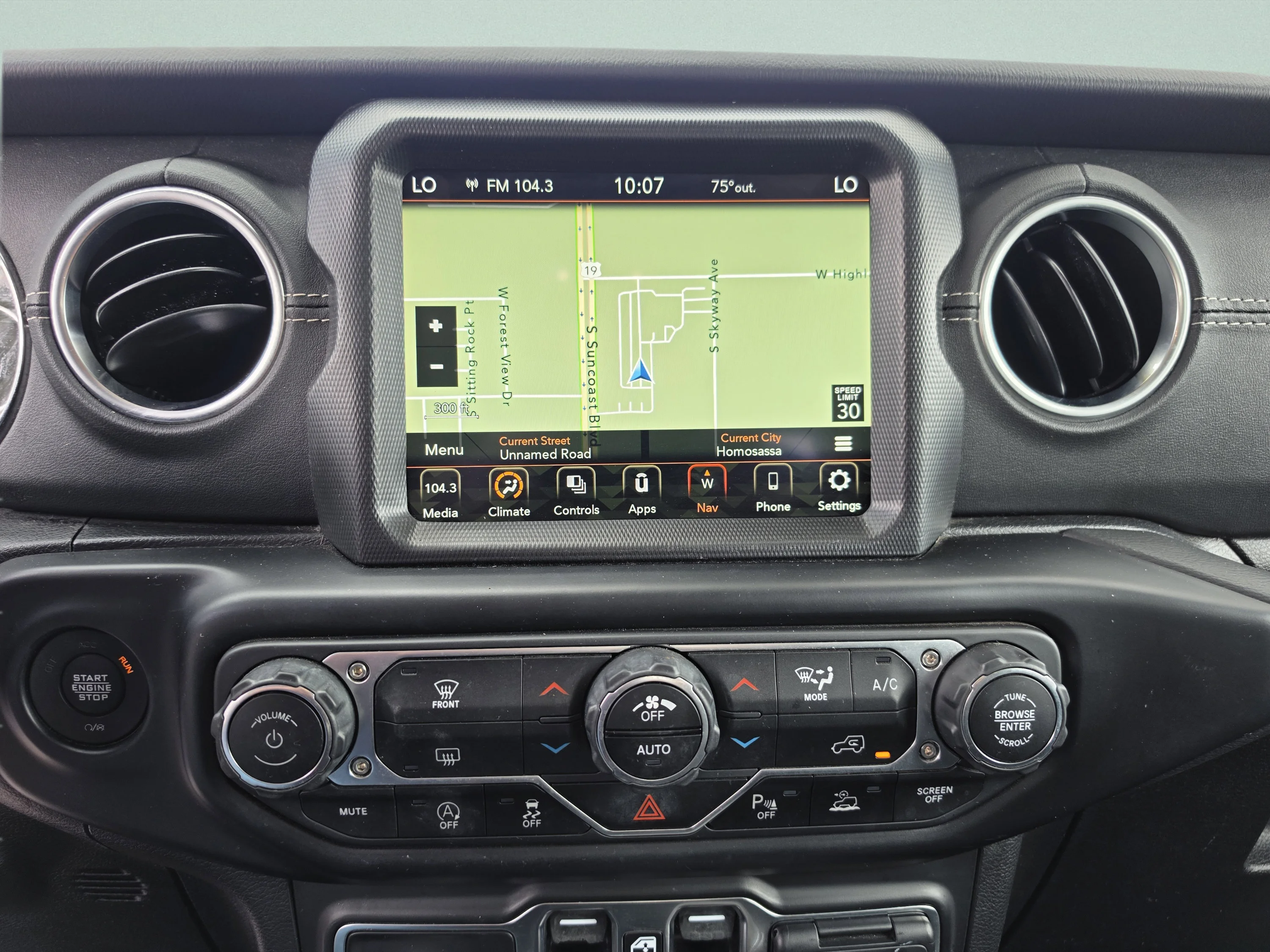 Used 2021 Hydro Blue Pearlcoat Jeep Overland image 25