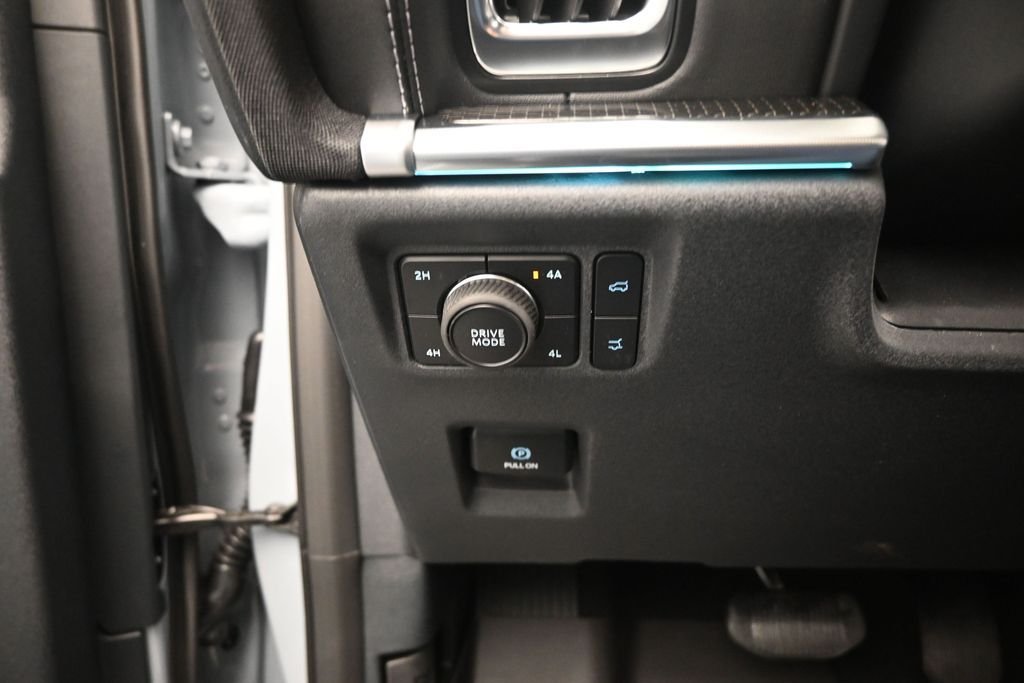New 2026 Glacier Gray Metallic Tri-Coat Ford Platinum image 12