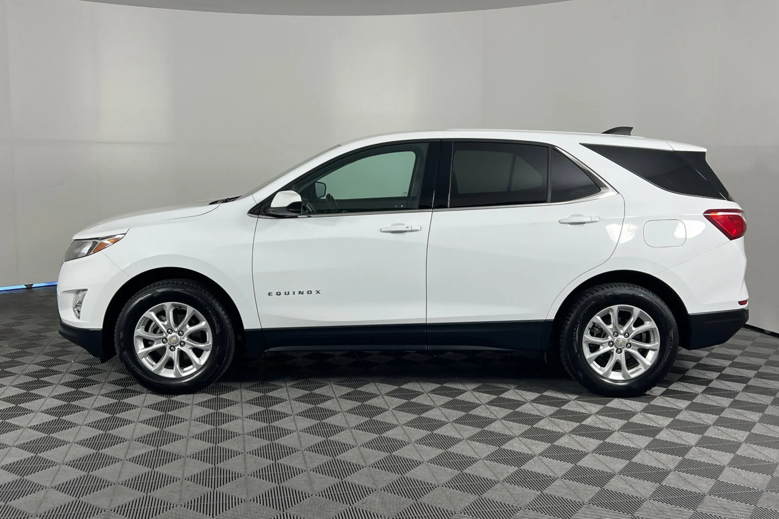 Used 2020 Summit White Chevrolet LT image 6