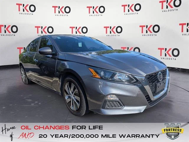 2022 Nissan Altima's photo