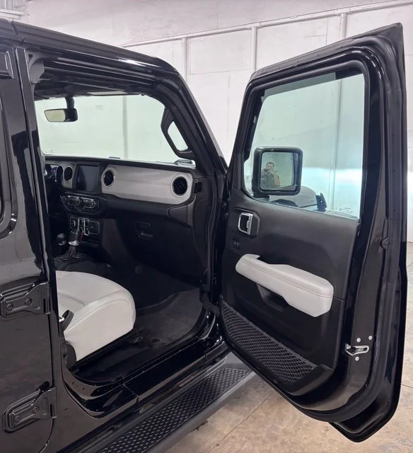 Used 2023 Black Jeep High Altitude image 17