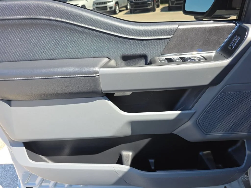 Used 2024 Avalanche Ford XLT image 29