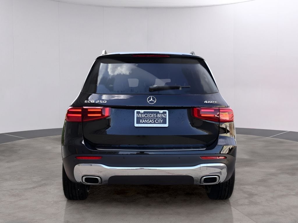 Used 2025 Night Black Mercedes-Benz GLB 250 image 6