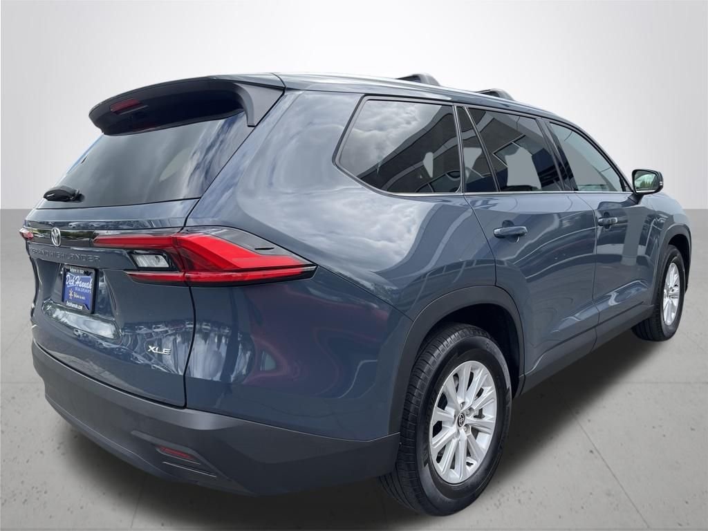 Used 2024 White Toyota XLE image 5